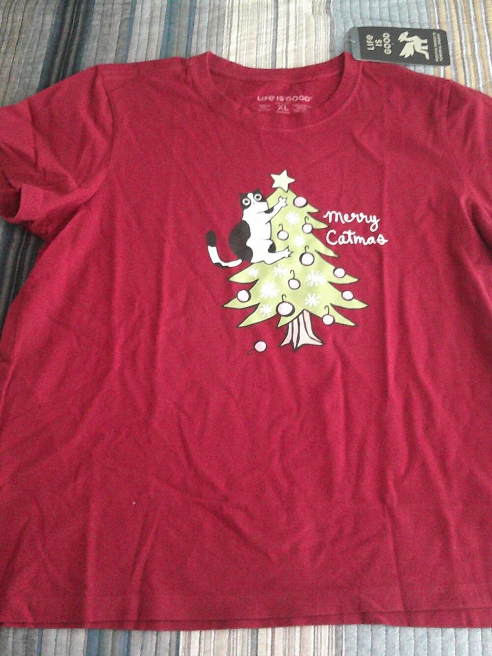 Life is good short sleeved t shirt with cat and Merry Catmas XL NWT